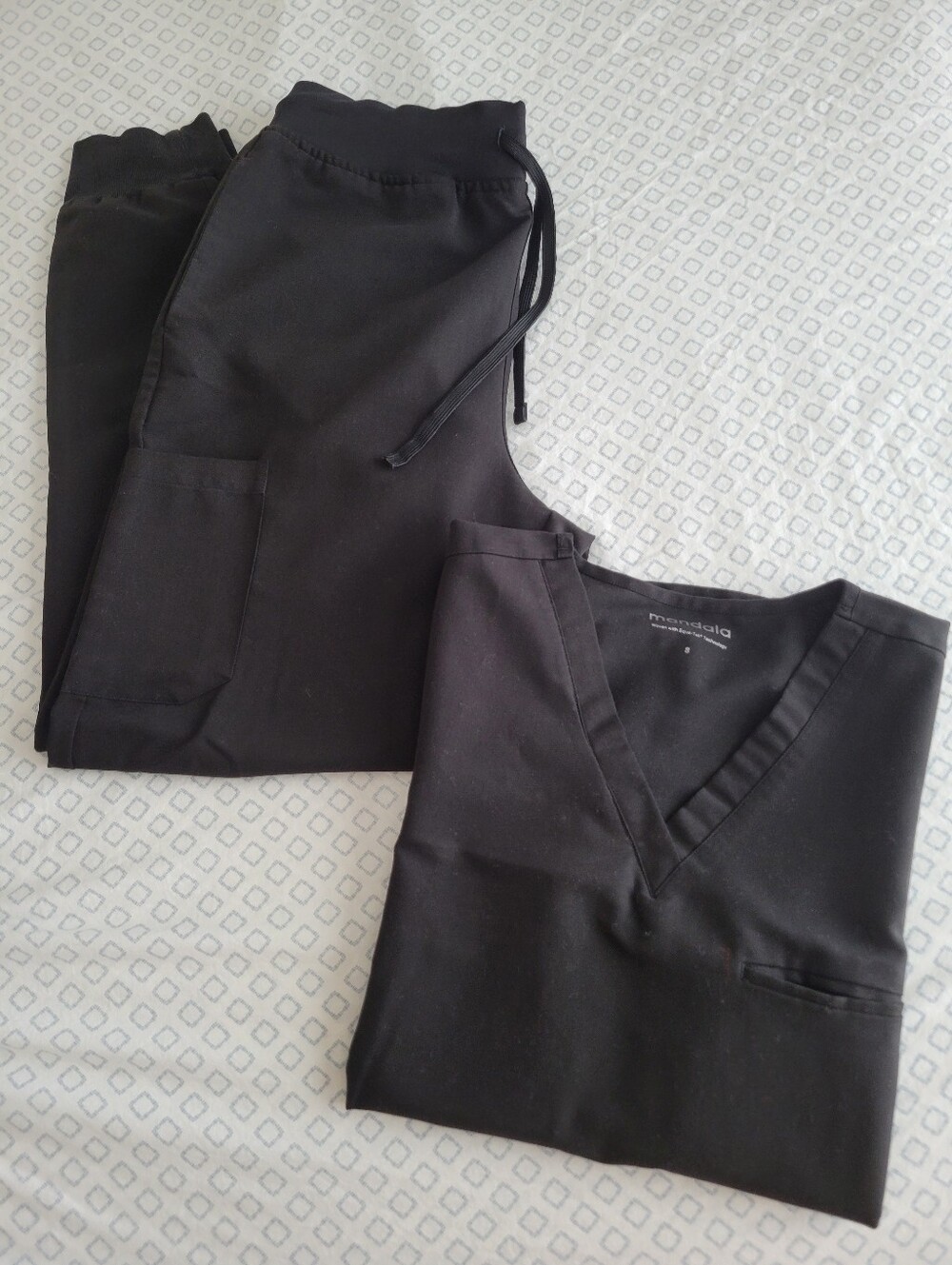 Mandala Scrubs Small Black Set